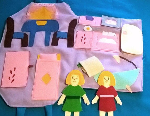 bag Travel Dollhouse with two felt dolls Travel dollhouse