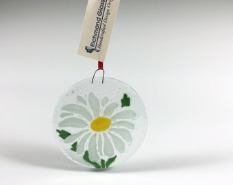 Daisy Ornament, Fused Glass Ornament, Margaret, White Flower, Daisy Decor