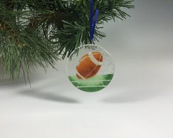 Fußball Ornament aus geschmolzenem Glas: Handgefertigtes Sportgeschenk