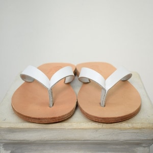 Flip Flops and Thongs Sandals for Women with Genuine Leather