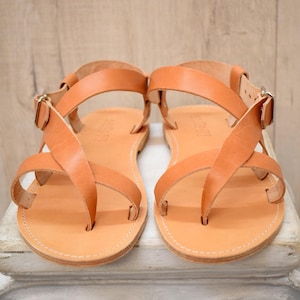 Sandalias para hombre de estilo griego, totalmente de piel.