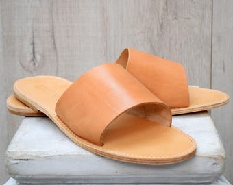 Women’s Grounding Greek Leather Slide Sandals – Handmade Flats in Natural Tan for Barefoot Comfort