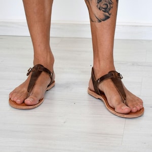 Sandales romaines, sandales brunes pour hommes avec barre en T, sandales spartiates, tongs, sandales spartiates, sandales en cuir de la Grèce antique, SKOPELOS1