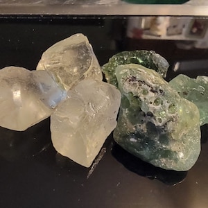 Random selection of small slag pieces