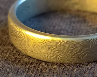 Damascus stainless steel ring