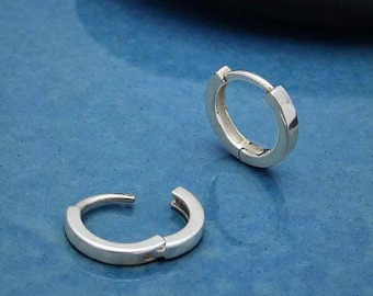 Sterling Silver Huggie Hoops.  Earrings. 925 Solid Sterling Silver Mini Hoop Earrings.  Tiny Hoop Earrings. 11mm Huggie Hoop Earrings.