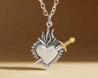 アクセサリー A&G Dagger Flamed Pendant Mixed Metal Flaming Heart Pendant With Sword, Sterling