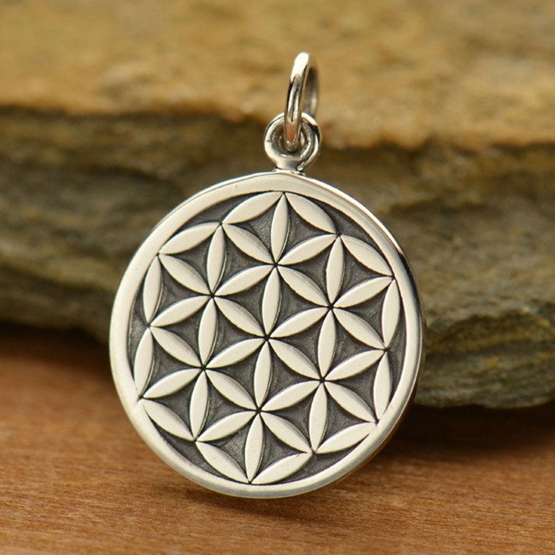 AeraVida Flower Of Life Sterling Silver Bracelet - 6.5 Inch Chain, 0.62 Inch Charm | Handcrafted .925 Silver Jewelry Gift