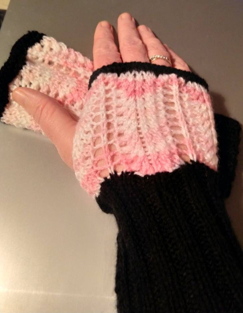Wrist Warmers Black & pink