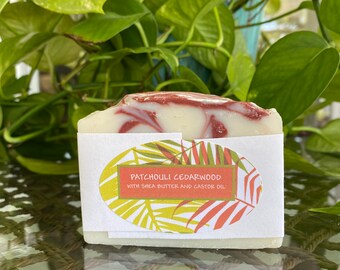 Sapone vecchio stile al patchouli e legno di cedro