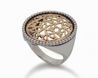 Large Two tone Ring with Lace Top