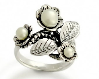 Filigree Silver Ring with Flowers and Pearls