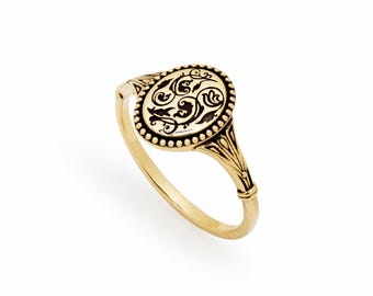 Anillo de oro adornado de inspiración vintage