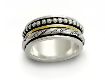 Two tone spinner ring with mixed textures