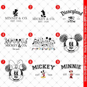 Peut inclure: Neuf designs numériques en noir et blanc mettant en scène les personnages de Mickey Mouse et Minnie Mouse. Les designs comprennent les logos de Mickey Mouse et Minnie Mouse, Mickey Mouse et Minnie Mouse avec le texte "EST. 1928", Mickey Mouse et Minnie Mouse avec le texte "FRIENDS", et Mickey Mouse et Minnie Mouse avec le texte "Disneyland EST. 1928".