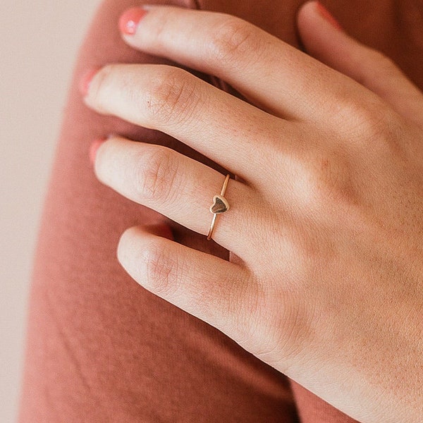 Cleo Heart Ring • Gold, Rose Gold or Silver - Personalized Initial Ring - Tiny Heart Ring - Gift for Her - Sister Mother Friendship Ring