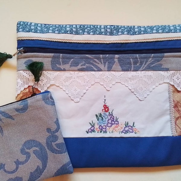 Vintage linen embroidery project bag perfect for storing wip cross  stitch ,zipped bag  lined.Delightful special edition with lace trim