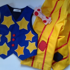 Mr Tumble outfit sizes are  1/2 2/3 3/4 4/5 5/6 years  you message me size  waistcoat bow tie yellow trousers mr tumble  fancy dress costume