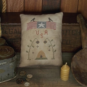 USA Summer Pillow by Primitive Stitchin, PDF Download, USA 250th Anniversary