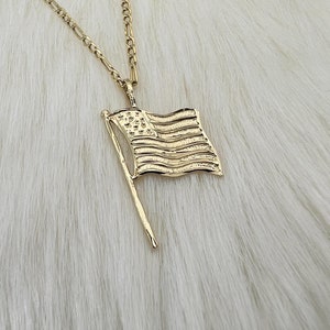 14k Gold American Flag Pendant Necklace: Patriotic Charm