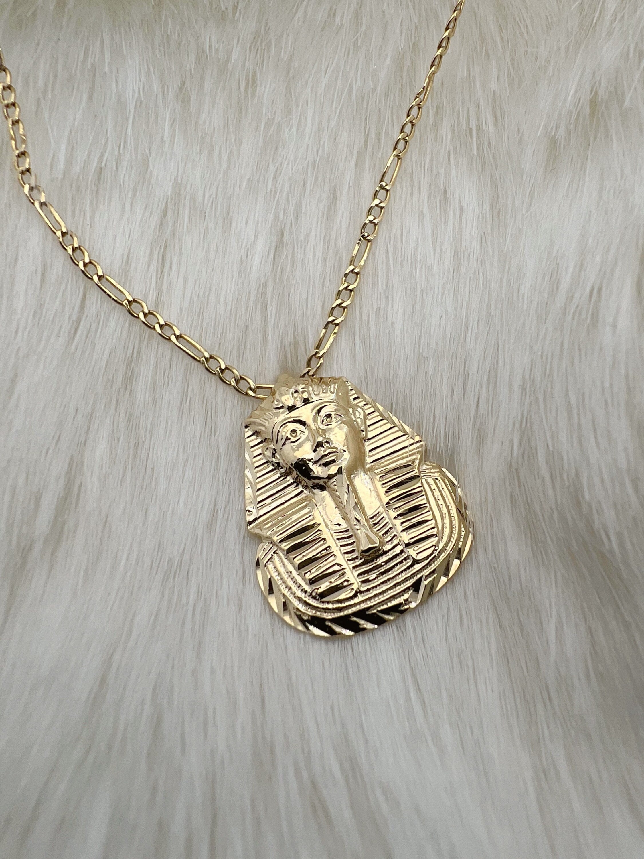 Pharaoh pendant deals