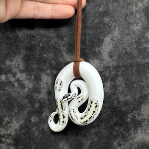 Ball python ornament (medium) Bild 4