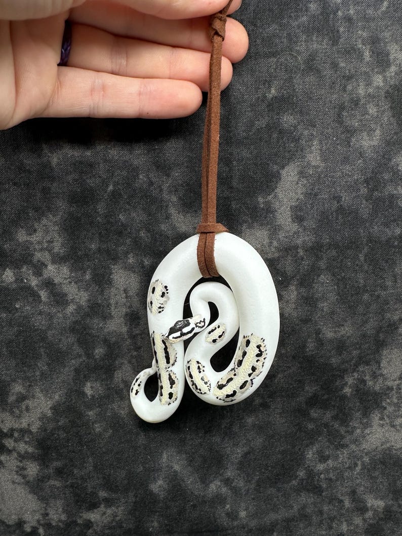 Ball python ornament (medium) Bild 4