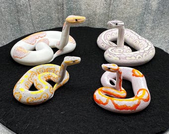 Variété de figurines en python royal