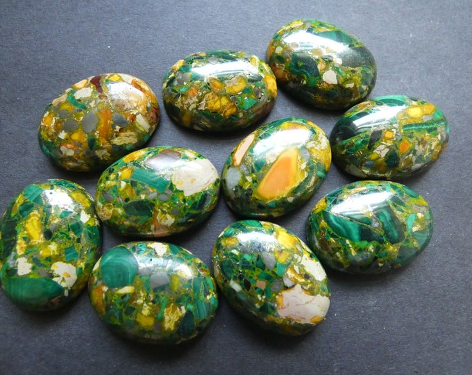 25x18mm Gold Lined Green Regalite Cabochon, Dyed, Oval Cab, Polished Stone, Green & Orange, Stone Cab, Natural Gemstone, Mineral Crystal Cab