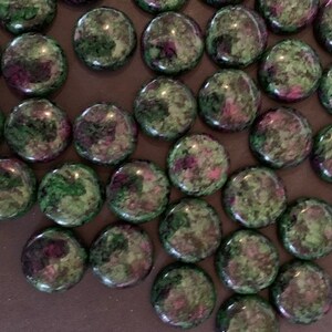 20mm Natural Ruby in Zoisite Cabochon, Round Crystal Cabochon, Polished Gem, Stone Cabochon, Natural Gemstone, Green and Purple, 20x6-7mm