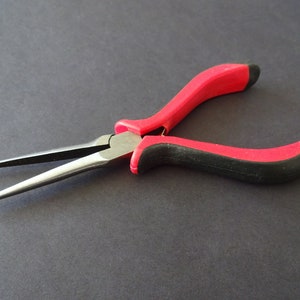 45 Degree Long Reach Angled Bent Needle Nose Pliers Tool, With Rubberized  Handle, for Bending and Holding Wires 11 Inches 