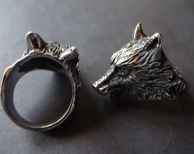 316L Stainless Steel Wolf Ring, Handcrafted Steel Band, Silver Color, Intricate Wolf Design, Sizes 7 to 13, Large Band With Animal Theme