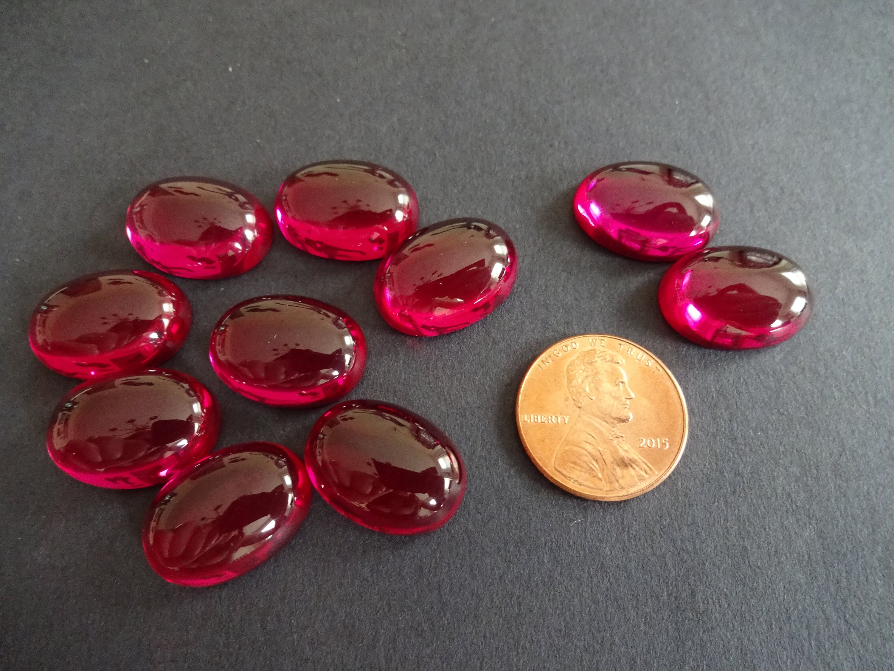 18x13mm Red Dyed Glass Corundum Cabochon Oval Cabochon Translucent 18x13mm-red-dyed-glass-corundum-cabochon-oval-cabochon-translucent