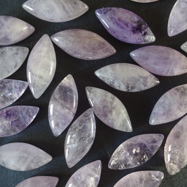 18.5mm Natural Lavender Jade Gemstone Cabochon, Horse Eye Cab, Polished Gem Cabochon, Natural Stone, Jade Stone, Light Purple Jade, Lilac