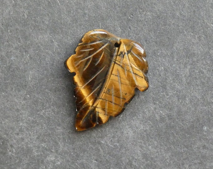 29x24x5mm Natural Tiger's Eye Pendant, Maple Leaf Pendant, Autumn Pendant, One of a Kind, Only One Available, Tiger's Eye Maple Leaf Pendant