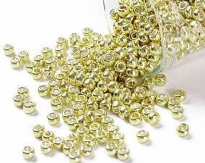 8/0 Toho Seed Beads, Yellow Gold Metallic (559), 10 grams, About 222 Round Seed Beads, 3mm with 1mm Hole, Metallic Finish