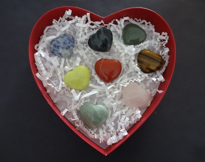 Valentine's Day Crystal Heart Gift Box, 8 Large 25x28mm Natural Heart Gemstones, Mixed Stone Red Valentine's Box Giftset With Crinkle Paper