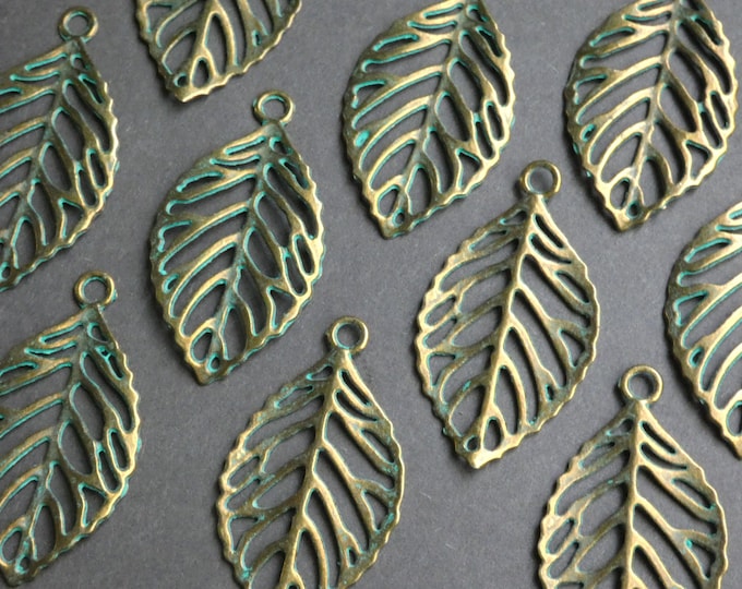 10 PACK of 49mm Antique Bronze Color Leaf Pendant, Green Patina, Antique Leaf Pendant, Antique Bronze Pendant, Large Leaf Pendant, Large