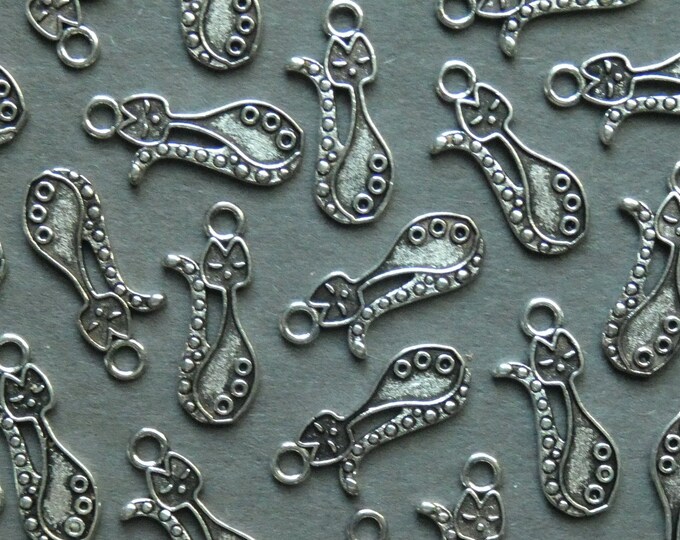10 PACK of 23x10mm Metal Cat Charm, Tibetan Silver Bead, Antique Silver Color, Animal Charm, Metal Animal, Animal Charm Bead, Cat Bead