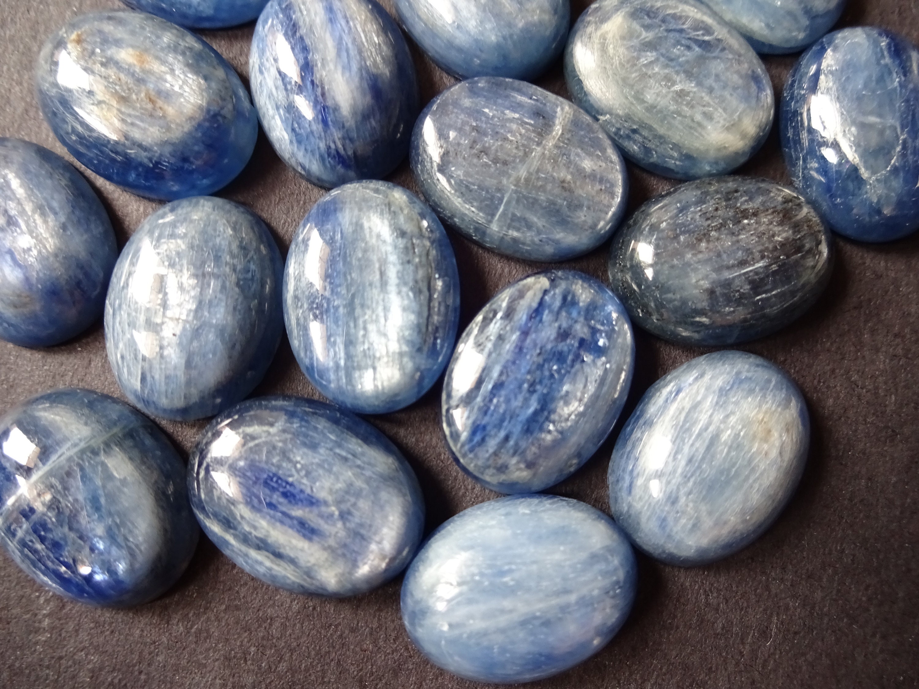 16x12mm Natural Kyanite Cabochon, Oval Cabochon, Polished Stone