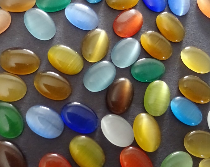 PACK OF 14x10mm Glass Cat Eye Cabochons, Mixed Color Oval Cabs, Lot of Glass Gemstones, Translucent Cat Eye Cabs, Small Oval Cabochons