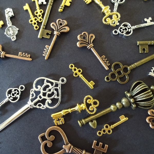 Mixed Lot Key Tibetan Metal Pendant Set, 16-75.5x6.5-25.5mm, Antiqued Keys, Vintage Theme, Bohemian Jewelry, Silver, Gold and Bronze Colors