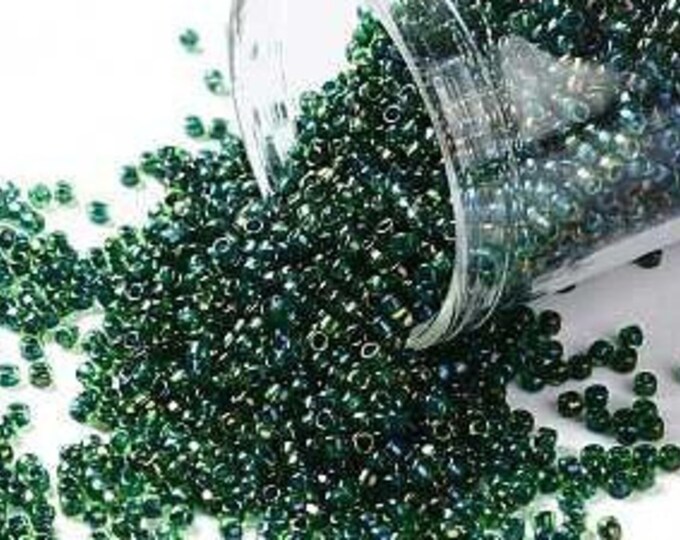 15/0 Toho Seed Beads, Peridot / Emerald Lined (249), 10 grams, About 3000 Round Seed Beads, 1.5mm with .7mm Hole, Inside Color Finish