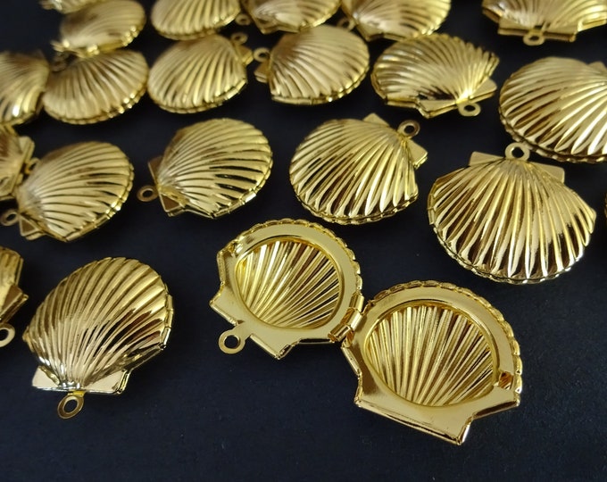 24x22mm Brass Shell Locket Pendant, Seashell Shape, Rack Plated Metal Focal, Custom Jewelry Making, Photo Locket Charms, Flashy Gold Color