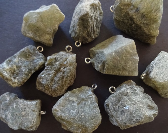 26-45mm Natural Raw Labradorite Pendant With 304 Stainless Steel, Raw Labradorite, Gem Charm, Gemstone Jewelry Pendant, Gray & Silver Metal