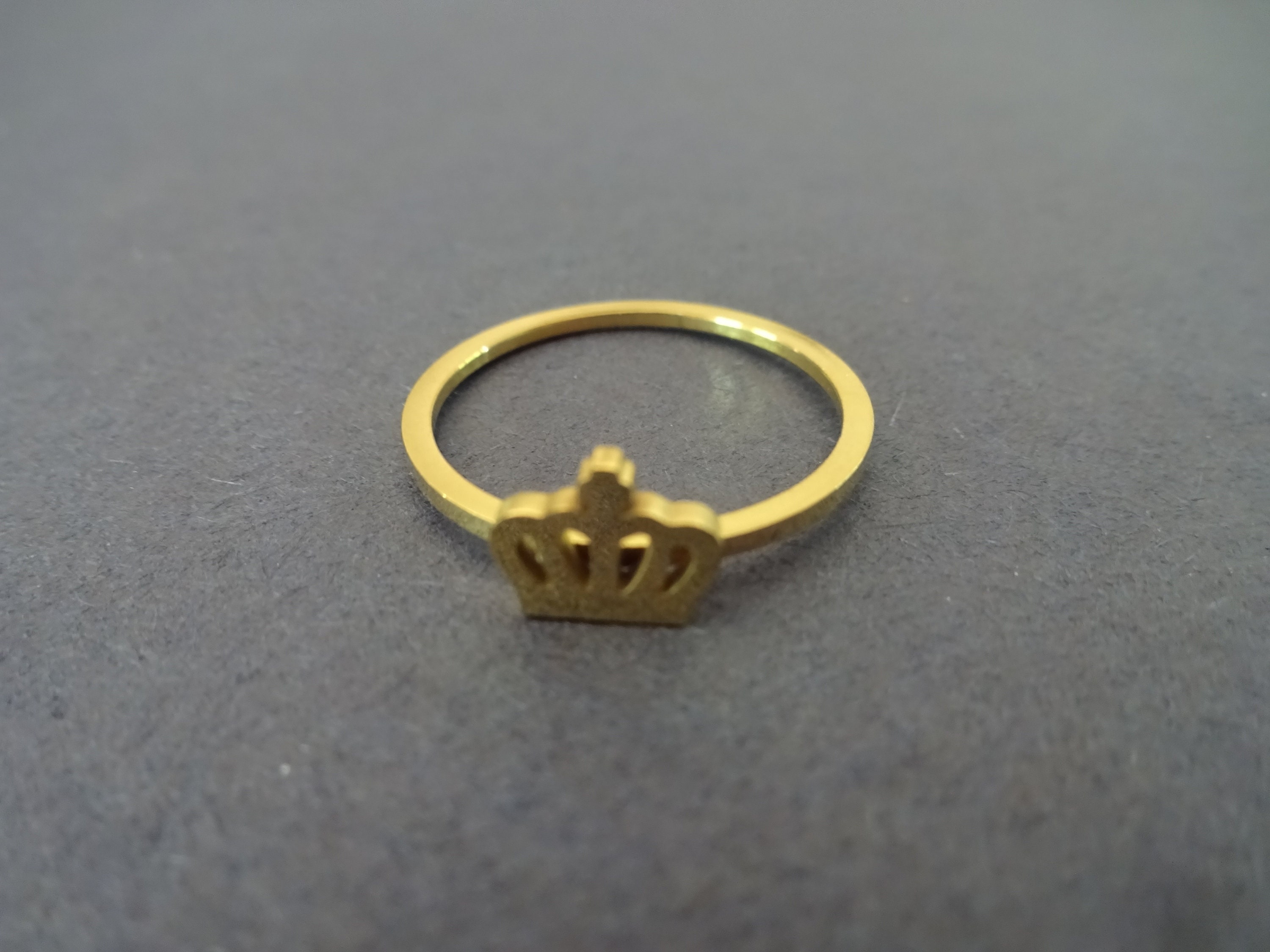 Simple crown rings discount