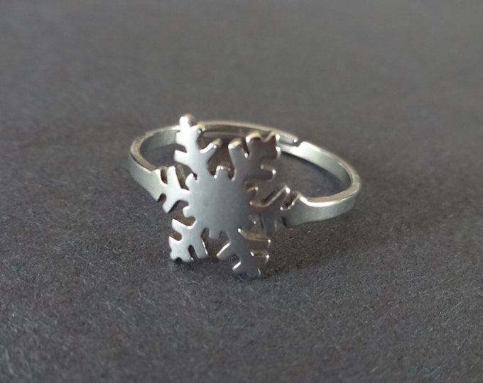 Stainless Steel Christmas Snowflake Ring, Adjustable, Silver Color, Stocking Stuffer Gift Ring, 6 Pointed Snowflake Pattern, White Elephant