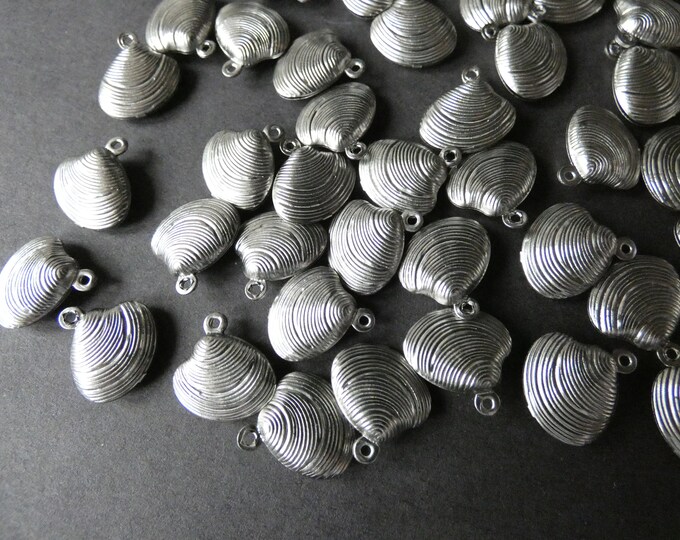 14mm 304 Stainless Steel Shell Charms, Fish Pendants, Antiqued Silver Color, Lightweight, Beachy Nautical Style, 1mm Hole, Seashell Charm