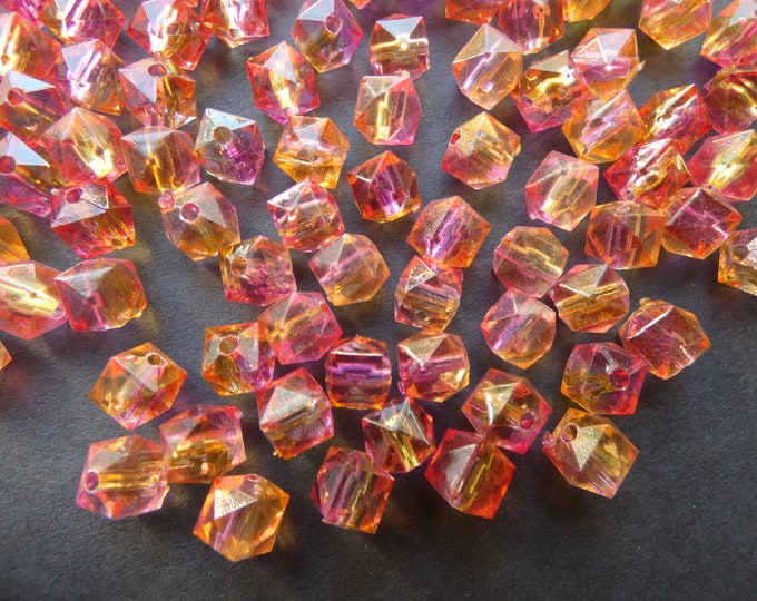 100 Pack 7.5mm Spray Painted Acrylic Beads, Polygon Bead, Pink and Yellow, 1mm Hole, Bright Mixed Color Style, Freeform Shape, Geometric