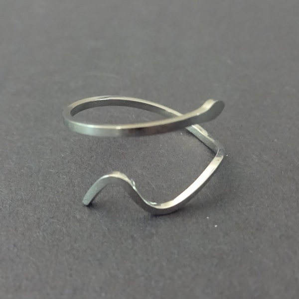 Stainless Steel Adjustable Squiggly Ring, Silver Snake Ring, Resizable Ring, Finger & Toe Ring, Simple Minimalist Ring, Geometric Design